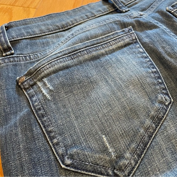 Rock & Republic Cropped Distressed Jeans - Picture 8 of 10